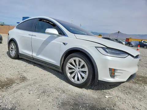 5YJXCDE21MF323679 — 2021 Tesla Model X, ფოტო 4, Copart 28.10.2026, გვერდითი ნაწილი