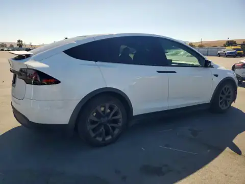 7SAXCAE50NF354774 — 2022 Tesla Model X, photo 3 from Copart 23.09.2026, All-over damage