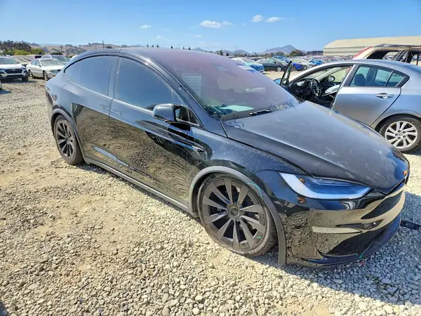 7SAXCBE59NF363656 — 2022 Tesla Model X, фото 4 с аукциона Copart, Передняя часть