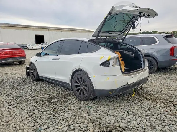 7SAXCBE55NF356882 — 2022 Tesla Model X, фото 2 с аукциона Copart, Передняя часть