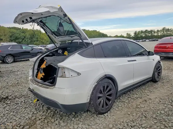 7SAXCBE55NF356882 — 2022 Tesla Model X, фото 3 с аукциона Copart, Передняя часть