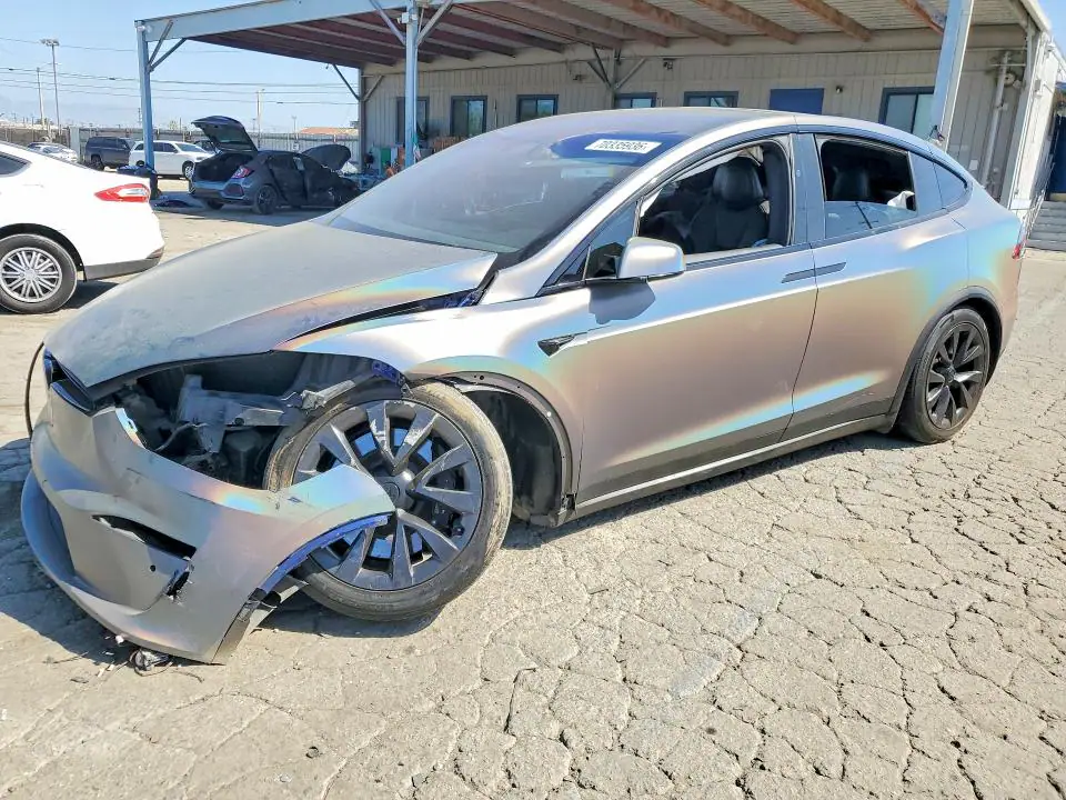 7SAXCBE6XNF332327 Tesla Model X 2022 — Front end damage, before-repair photo