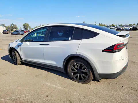 7SAXCBE55NF362021 — 2022 Tesla Model X, foto 2 de Copart 22.10.2026, Daños en todo el vehículo