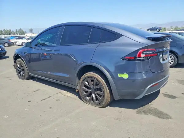7SAXCDE51PF380613 — 2023 Tesla Model X, фото 2 с аукциона Copart, Передняя часть