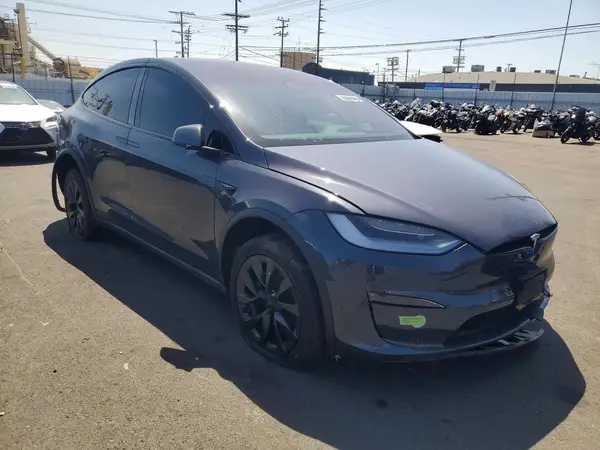 7SAXCDE51PF380613 — 2023 Tesla Model X, фото 4 с аукциона Copart, Передняя часть