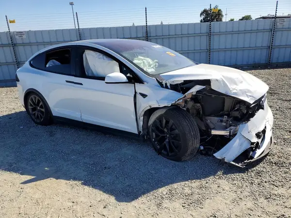 7SAXCAE5XPF413722 — 2023 Tesla Model X, photo 4 from Copart, Front end