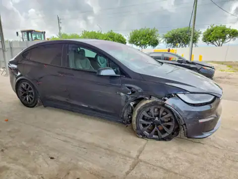 7SAXCAE56RF439365 — 2024 Tesla Model X, foto 4 de Copart 30.09.2026, Parte delantera