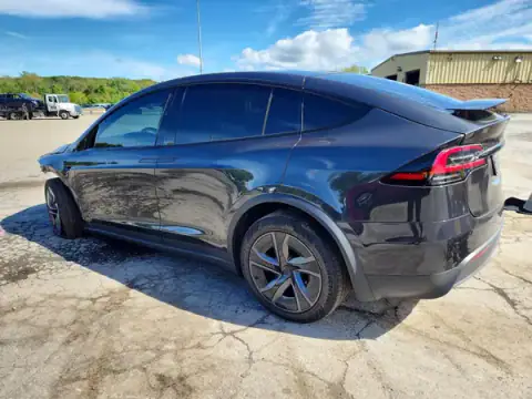 7SAXCDE5XTF476833 — 2026 Tesla Model X, photo 2 from Copart, Flood