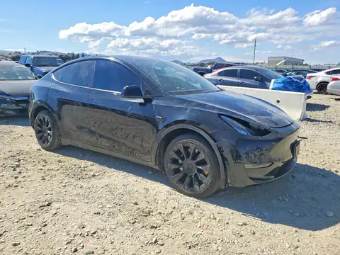 5YJYGDEE3LF042128 — 2020 Tesla Model Y, фото 4 с аукциона Copart 13.10.2026, Вандализм