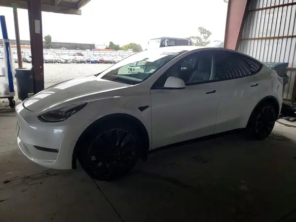 5YJYGDEE4LF051159 — 2020 Tesla Model Y, Передняя часть (Front End), фото до ремонта
