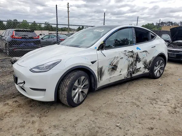 5YJYGDEE2LF032187 — 2020 Tesla Model Y, Боковая часть (Side), фото до ремонта