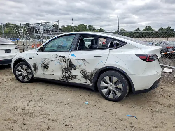 5YJYGDEE2LF032187 — 2020 Tesla Model Y, фото 2 с аукциона Copart 06.10.2026, Боковая часть