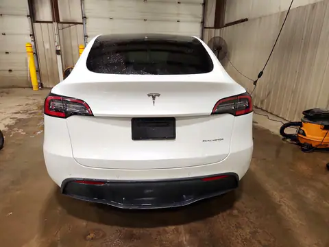 5YJYGDEE9LF045728 — 2020 Tesla Model Y, Parte delantera, fotos antes de reparar