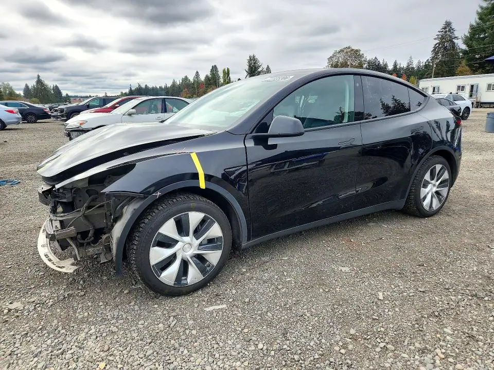 5YJYGDEE0LF031426 Tesla Model Y 2020 — Front end damage, before-repair photo