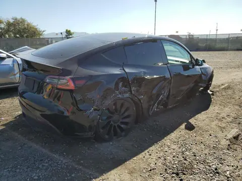 2021 TESLA MODEL Y VIN 5YJYGDEF6MF137101 фото 3