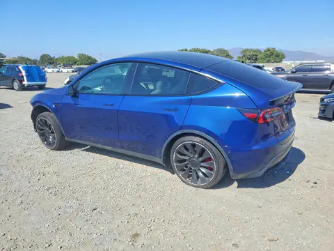 2021 Tesla Model Y VIN 5YJYGDEFXMF215864 фото 2
