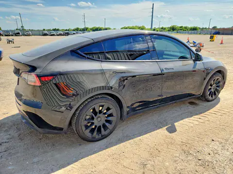 5YJYGDEE2MF107942 — 2021 Tesla Model Y, фото 3 з Copart 21.10.2026, Підтоплення