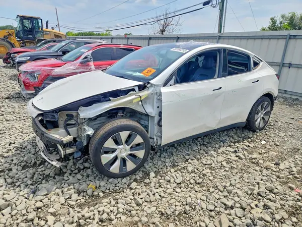 5YJYGDEE4MF254201 Tesla Model Y 2021 — All-over damage damage, before-repair photo