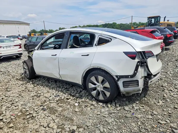5YJYGDEE4MF254201 — 2021 Tesla Model Y, photo 2 from Copart 30.09.2026, All-over damage
