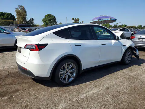 5YJYGDEEXMF069523 — 2021 Tesla Model Y, photo 3 from Copart 16.10.2026, Front end