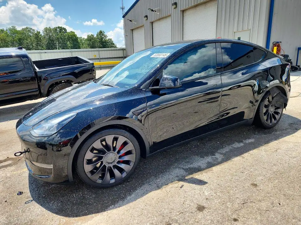 5YJYGDEFXMF301434 Tesla Model Y 2021 — Front end damage, before-repair photo