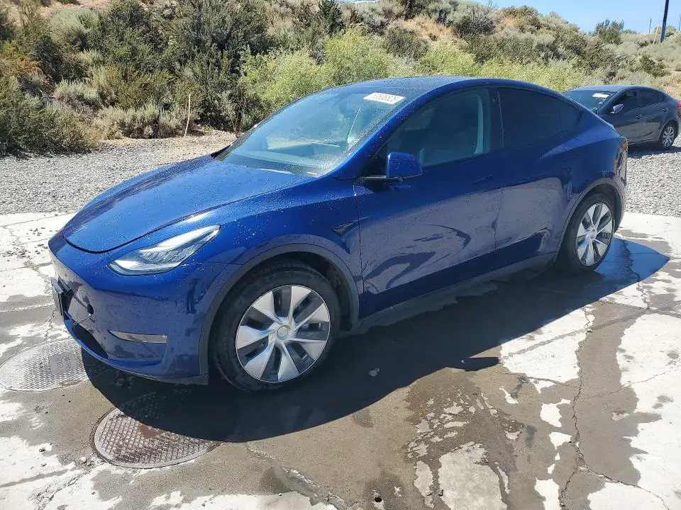 5YJYGDEE9MF060652 Tesla Model Y 2021 — Side damage, before-repair photo