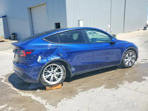 5YJYGDEE9MF060652 — 2021 Tesla Model Y, photo 3 from Copart 15.10.2026, Side