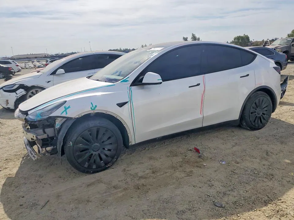 2021 Tesla Model Y VIN 5YJYGDED9MF109579 фото 1