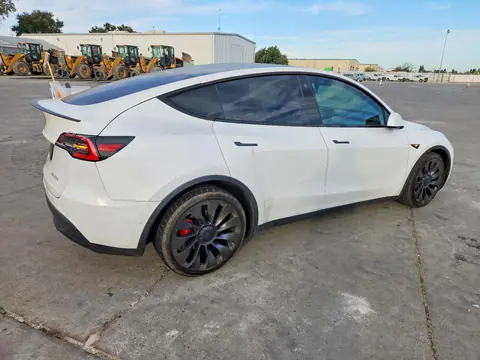 2021 Tesla Model Y VIN 5YJYGDEF2MF137015 фото 3