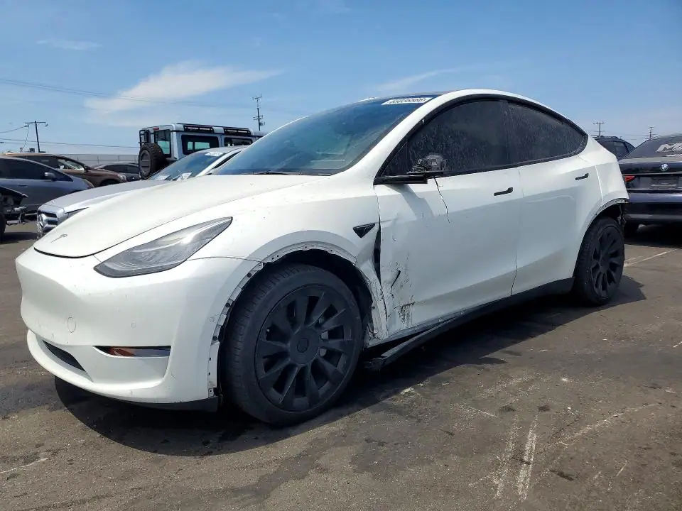 5YJYGDEE8MF219225 Tesla Model Y 2021 — uszkodzenie Tył, zdjęcie przed naprawą