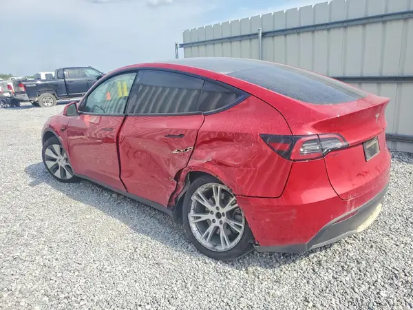 5YJYGDEE8MF306302 — 2021 Tesla Model Y, фото 2 с аукциона Copart 08.10.2026, Боковая часть