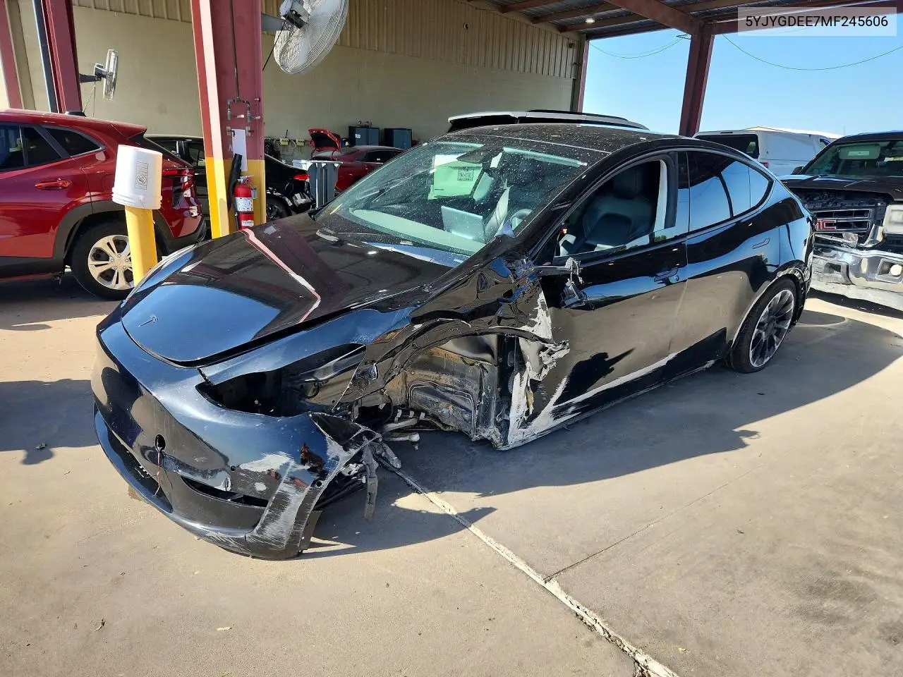 5YJYGDEE7MF245606 Tesla Model Y 2021 — uszkodzenie Przód, zdjęcie przed naprawą