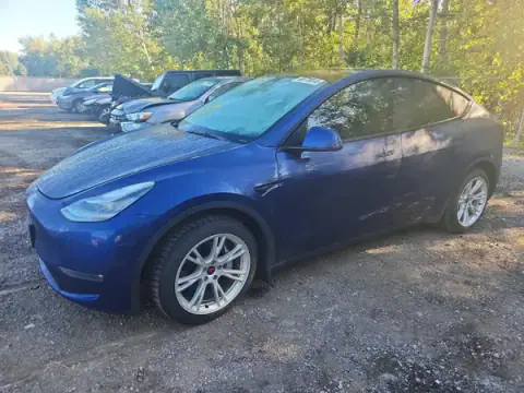 5YJYGDEE4MF185557 Tesla Model Y 2021 — Vandalism damage, before-repair photo