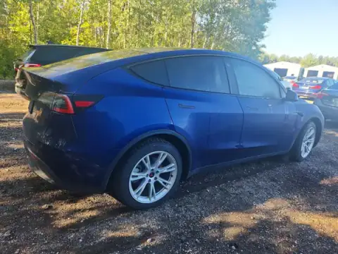 5YJYGDEE4MF185557 — 2021 Tesla Model Y, фото 3 с аукциона Copart 29.09.2026, вандализм