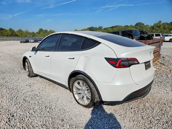5YJYGDEE2MF138625 — 2021 Tesla Model Y, photo 2 from Copart 06.10.2026, Roof