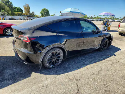 5YJYGDEE3MF180236 — 2021 Tesla Model Y, zdjęcie 3 z Copart 23.10.2026, Przód