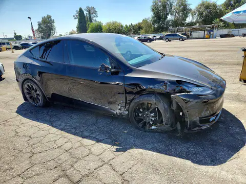 5YJYGDEE3MF180236 — 2021 Tesla Model Y, zdjęcie 4 z Copart 23.10.2026, Przód