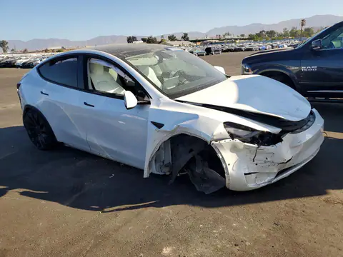 5YJYGDEFXMF263414 — 2021 Tesla Model Y, photo 4 from Copart 14.10.2026, Front end