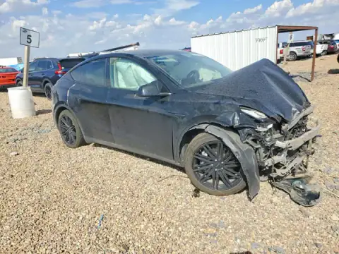 5YJYGDED2MF107446 — 2021 Tesla Model Y, photo 4 from Copart 20.10.2026, Front end