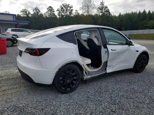 5YJYGDEE7MF093519 — 2021 Tesla Model Y, фото 3 з Copart 08.10.2026, Бокова частина