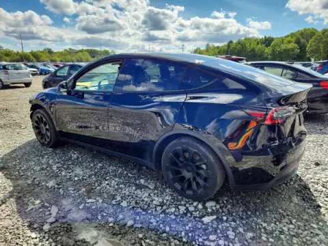 5YJYGDEE8MF080584 — 2021 Tesla Model Y, foto 2 de Copart, Parte delantera