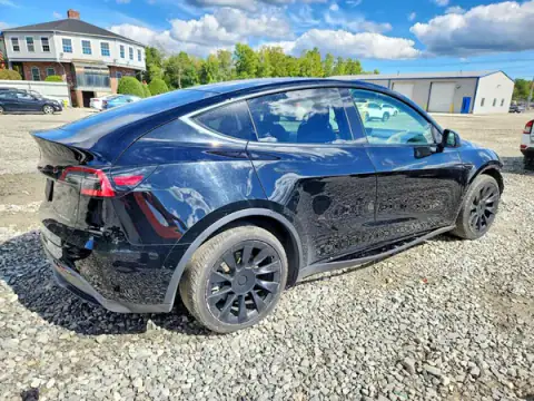 5YJYGDEE8MF080584 — 2021 Tesla Model Y, foto 3 de Copart, Parte delantera