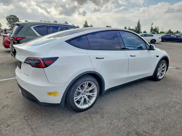 5YJYGAEE8MF300997 — 2021 Tesla Model Y, photo 3 from Copart, Rear end