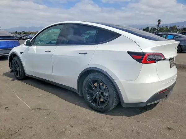 2021 TESLA MODEL Y VIN 5YJYGDEE8MF077829 фото 2