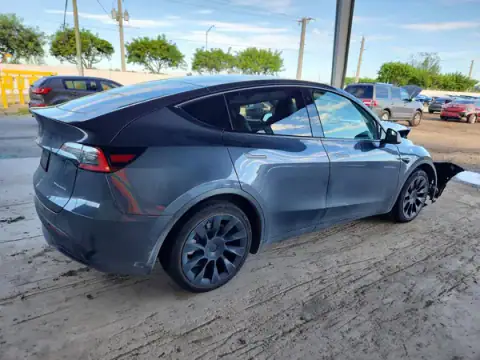 5YJYGDEE1MF111478 — 2021 Tesla Model Y, фото 3 з Copart 14.10.2026, Передня частина