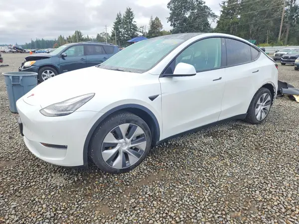 5YJYGDEE6MF094287 Tesla Model Y 2021 — Rear end damage, before-repair photo