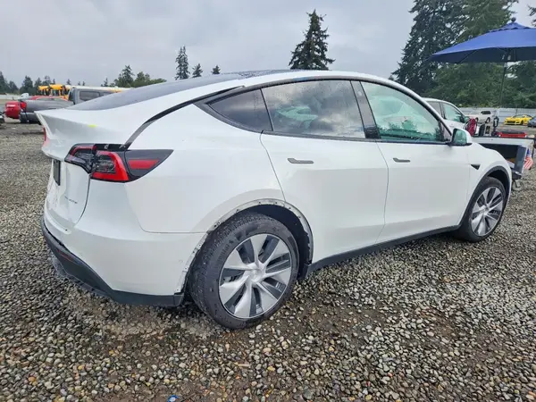 5YJYGDEE6MF094287 — 2021 Tesla Model Y, photo 3 from Copart, Rear end
