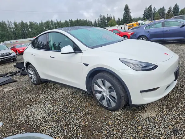 5YJYGDEE6MF094287 — 2021 Tesla Model Y, photo 4 from Copart, Rear end