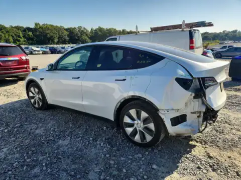 5YJYGAEE6MF298067 — 2021 Tesla Model Y, photo 2 from Copart 08.10.2026, Rear end