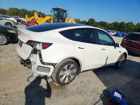 5YJYGAEE6MF298067 — 2021 Tesla Model Y, photo 3 from Copart 08.10.2026, Rear end